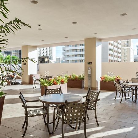 Private One Bedroom Condo, With Corporate Rental Car Savings Code Included, Free Onsite Parking Honolulu Exterior photo