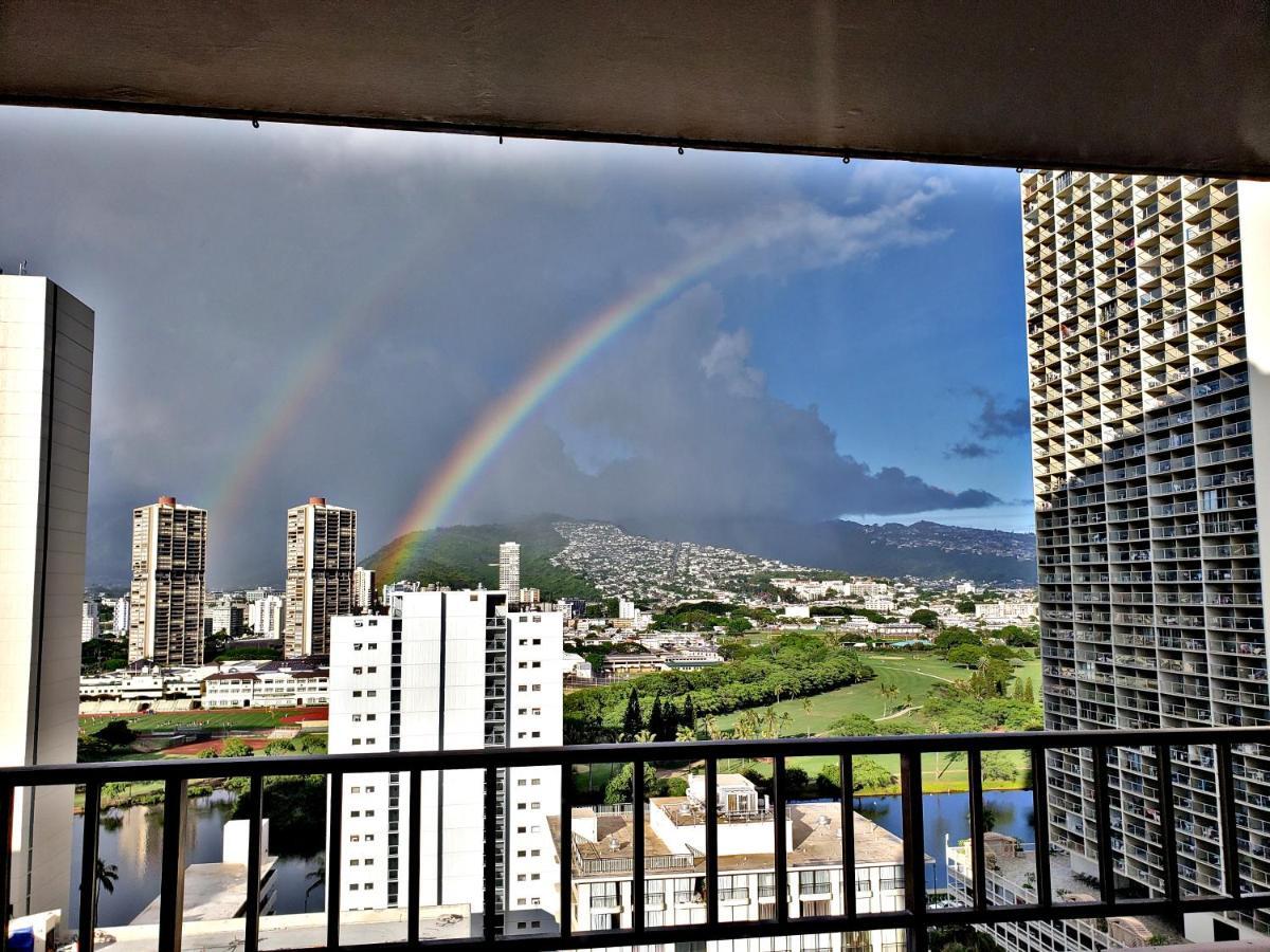 Private One Bedroom Condo, With Corporate Rental Car Savings Code Included, Free Onsite Parking Honolulu Exterior photo